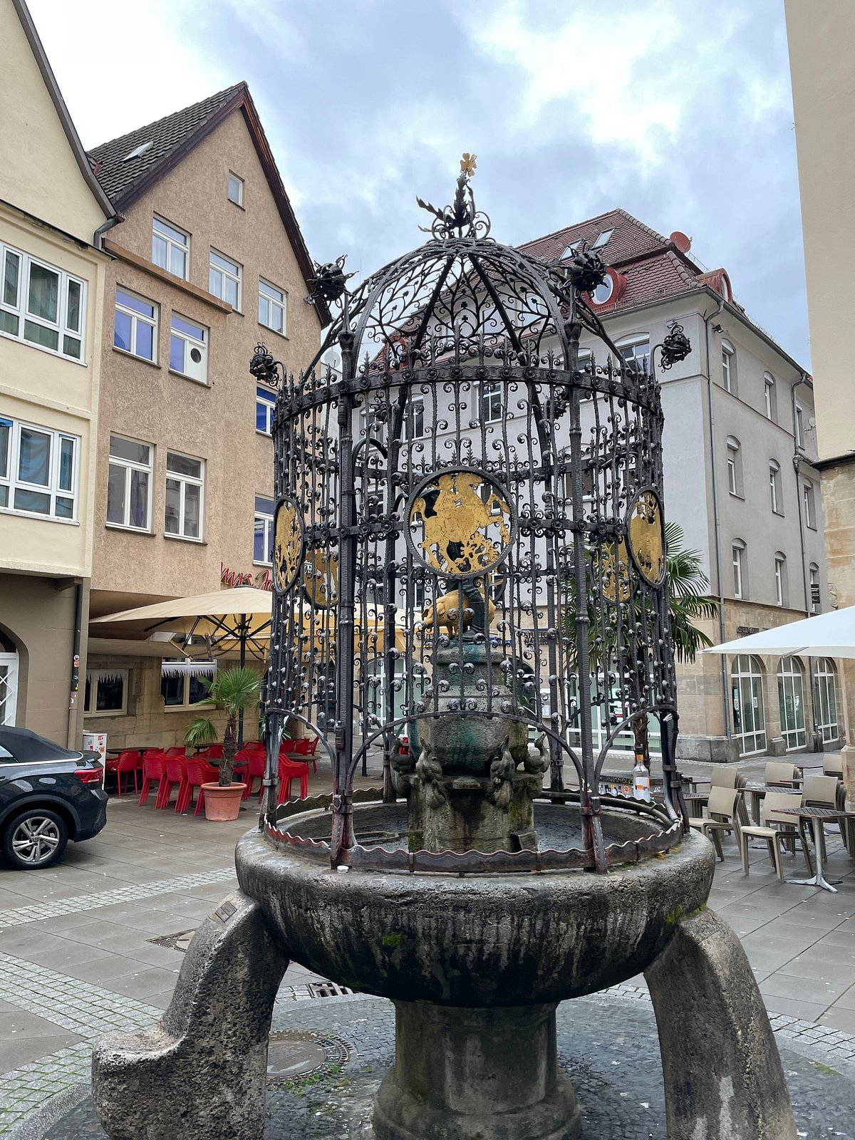 ⛲ 행운아 한스 분수(한스 임 글뤽 브루넨)